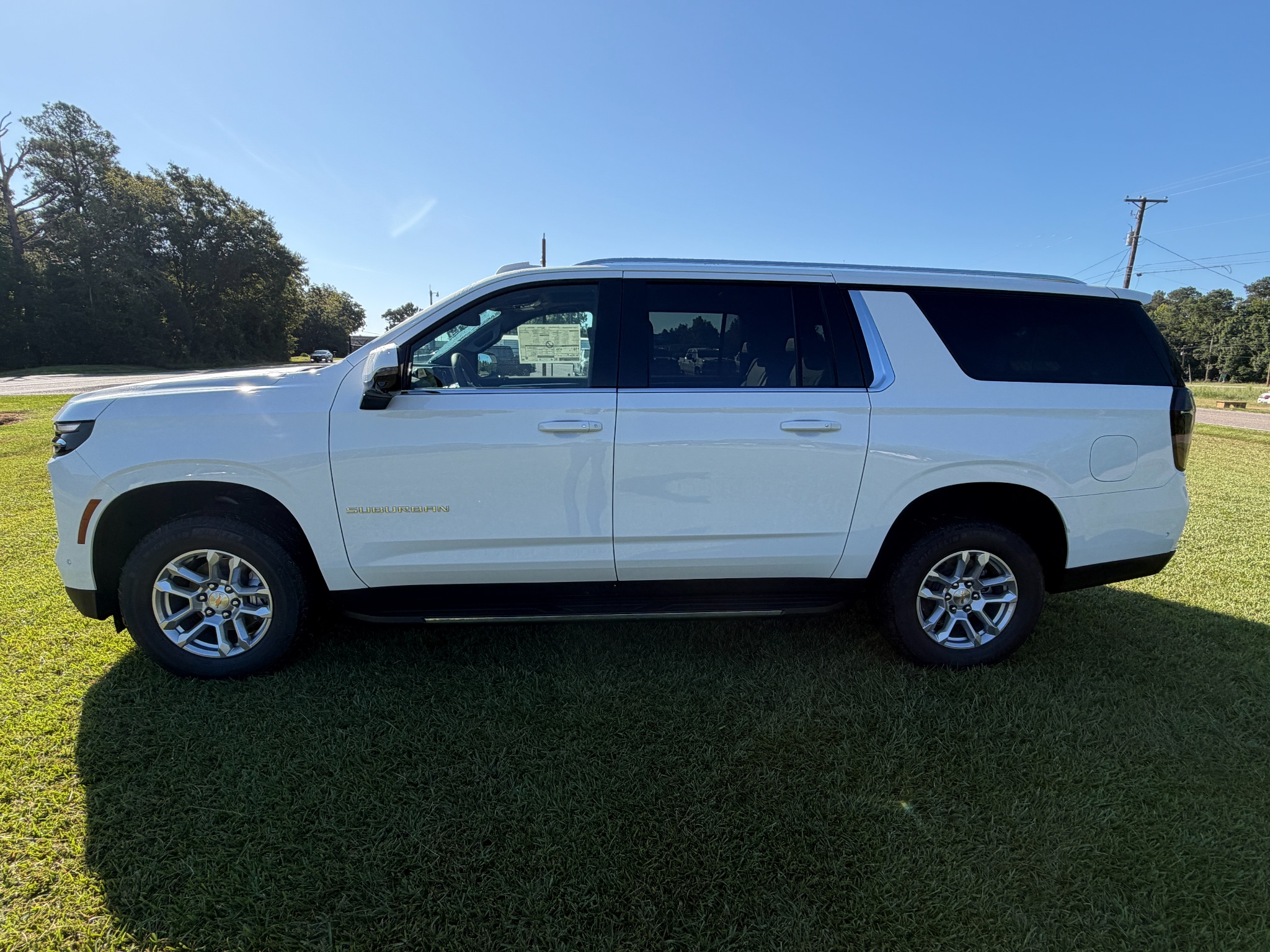 2026 Chevrolet Suburban LT - Photo 28
