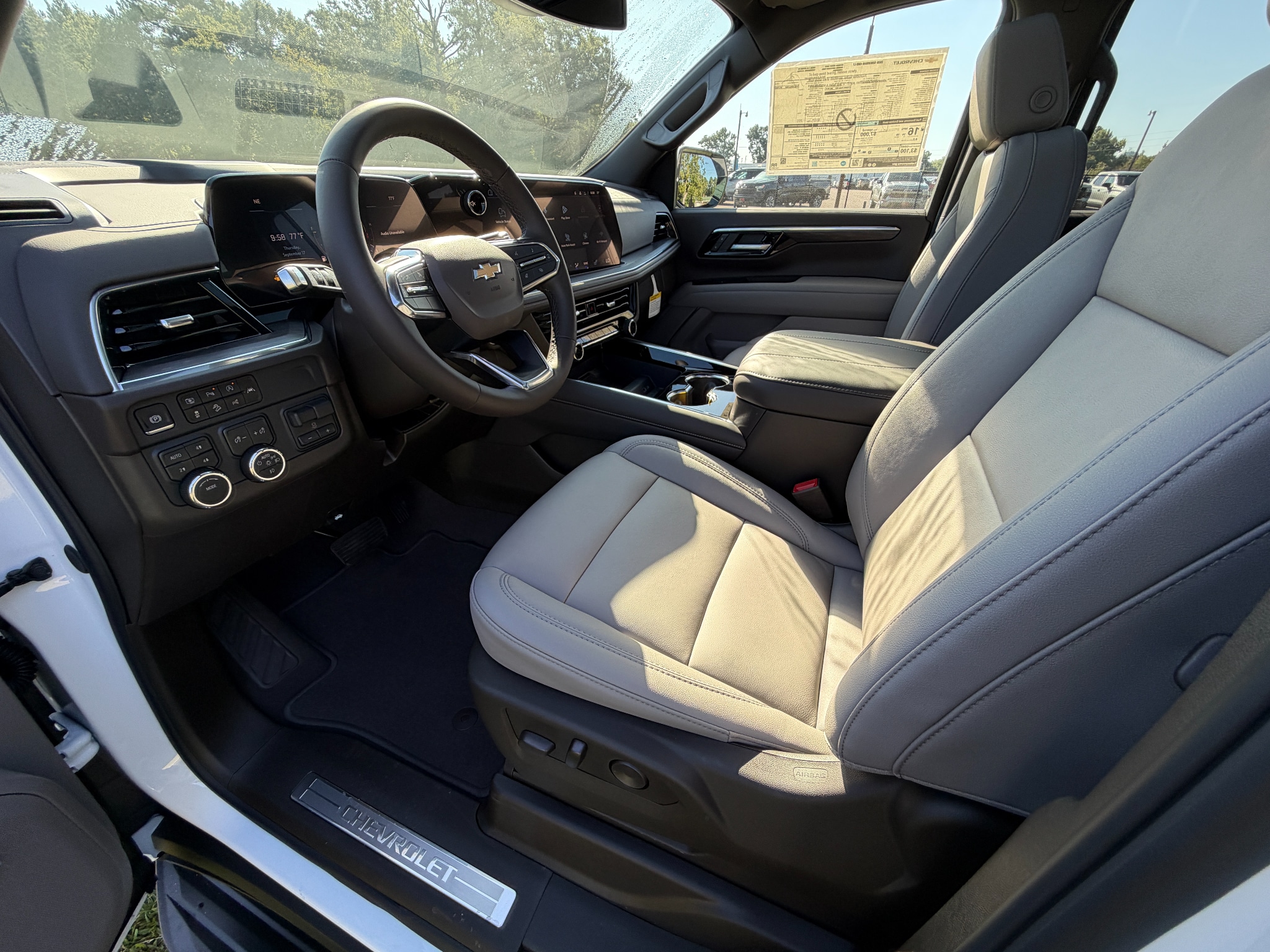 2026 Chevrolet Suburban LT - Photo 21