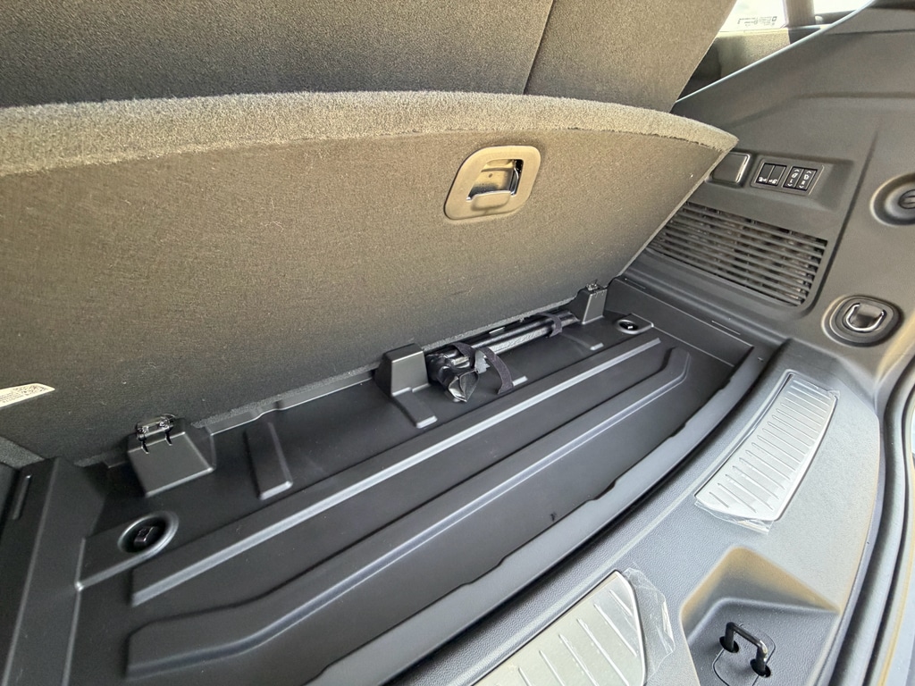 2026 Chevrolet Tahoe Premier - Photo 33