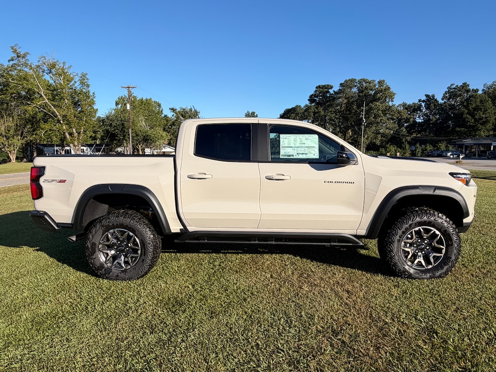 New 2026 Chevrolet Colorado ZR2 Truck