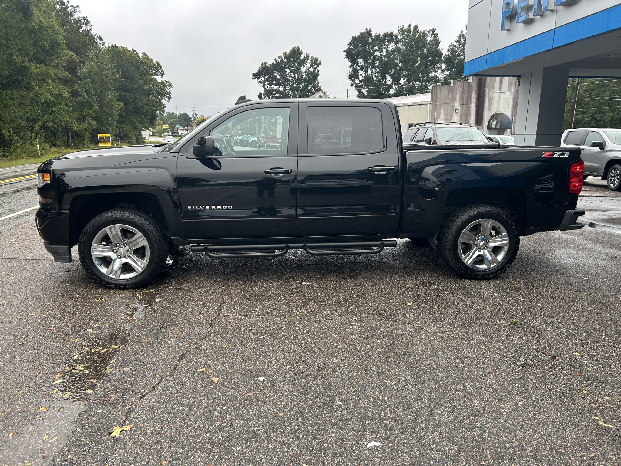 Used 2018 Chevrolet Silverado 1500 LT Truck Crew Cab