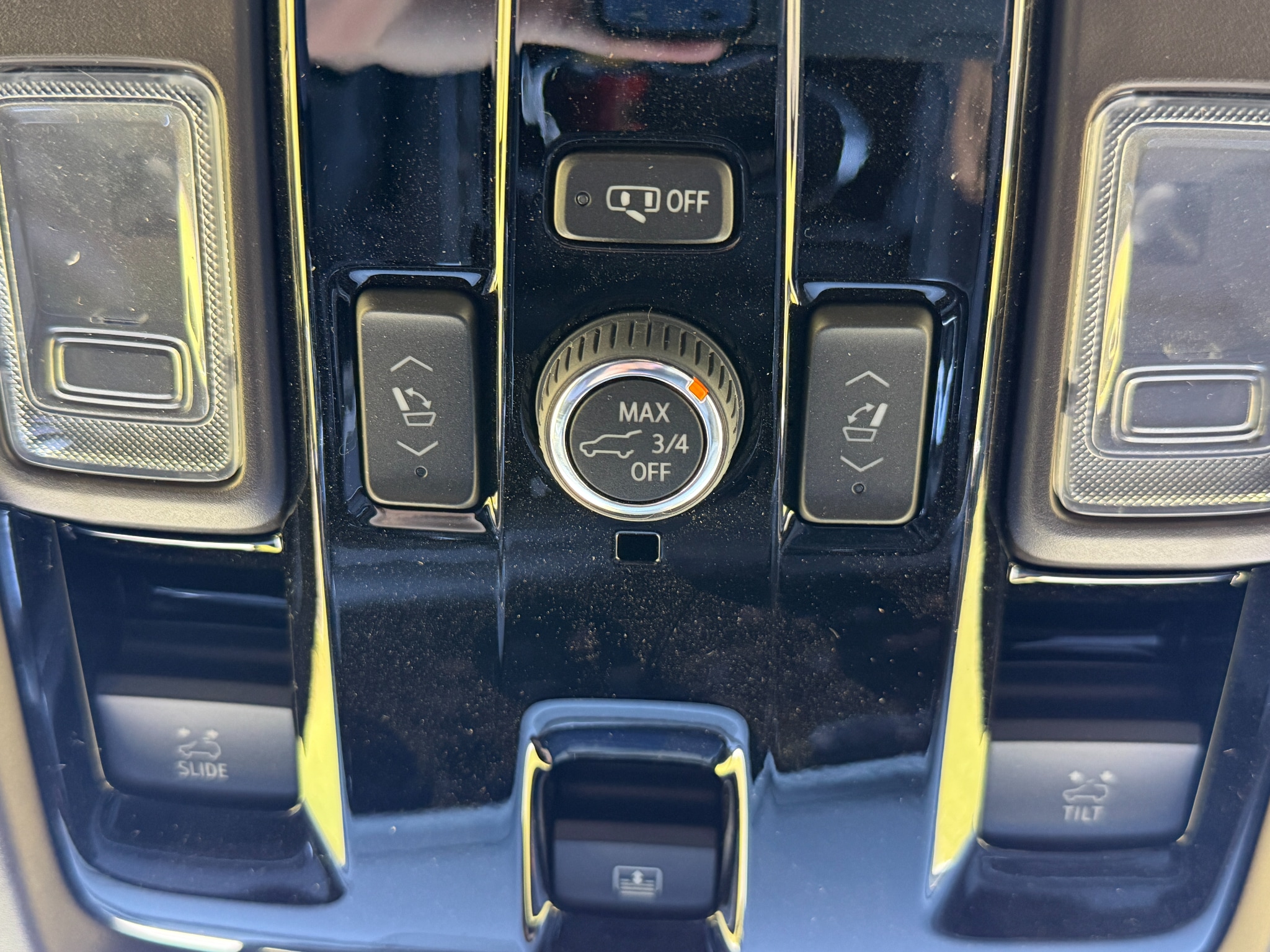 2026 Chevrolet Suburban LT - Photo 18