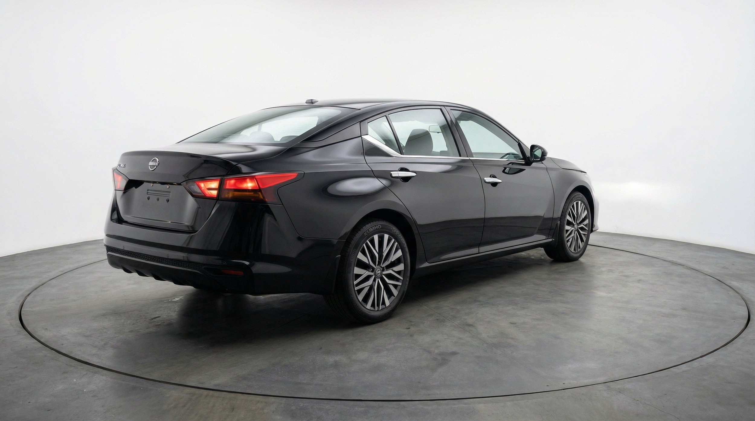 Thumbnail: 2025 Nissan Altima - 9