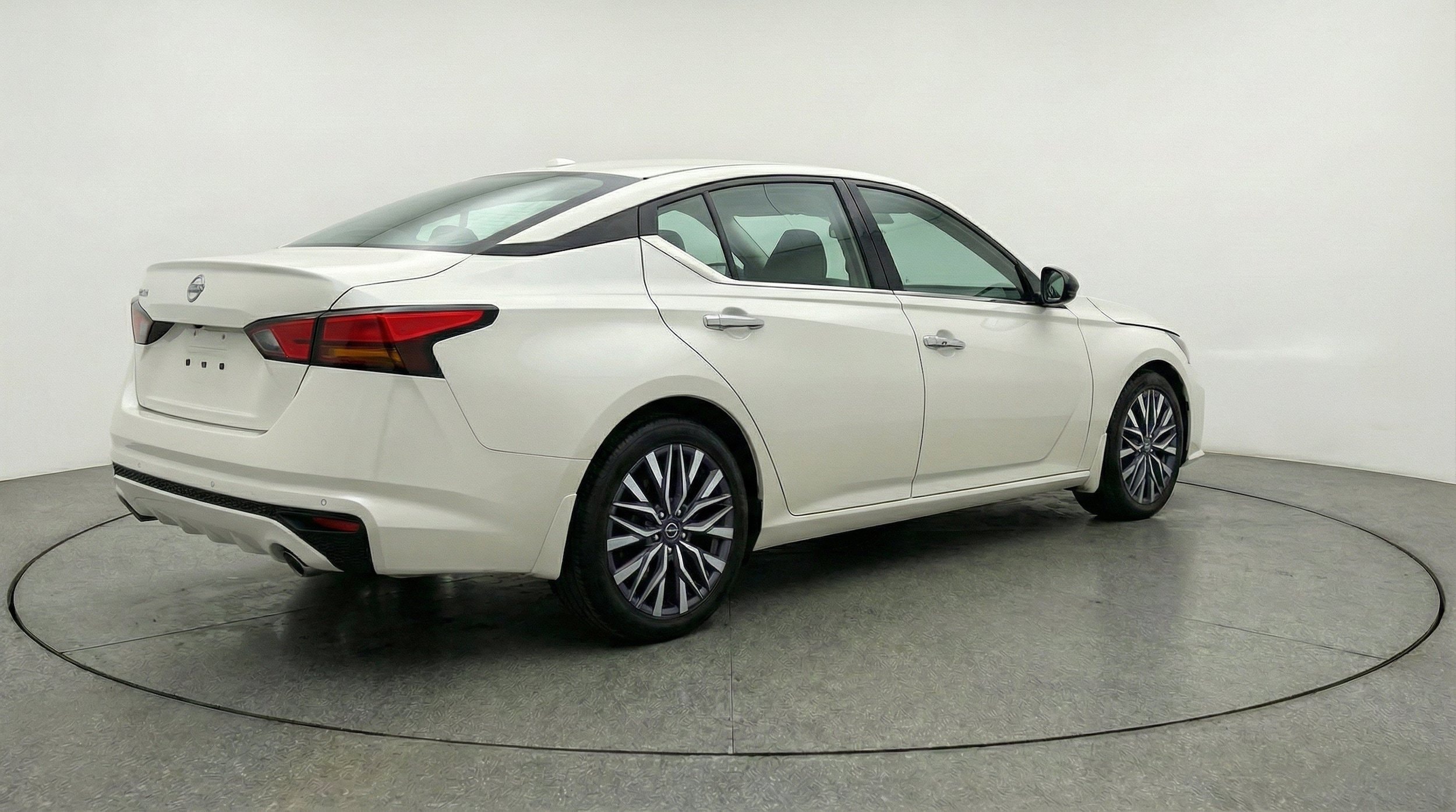 Thumbnail: 2025 Nissan Altima - 9