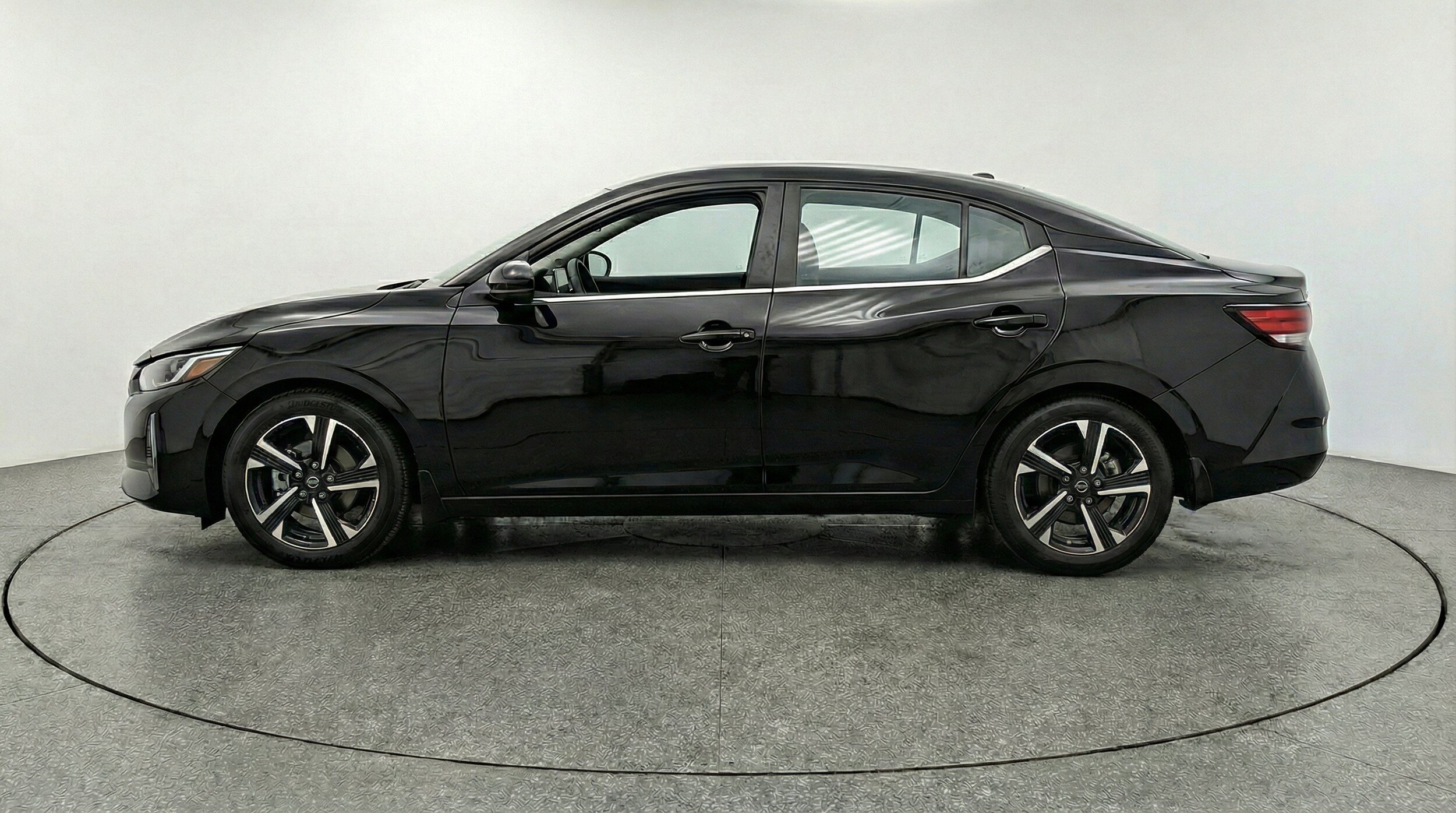 Thumbnail: 2025 Nissan Sentra - 5