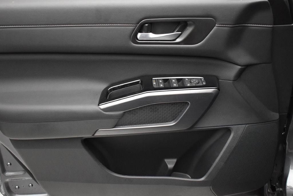 2026 Nissan Pathfinder SL - Photo 9