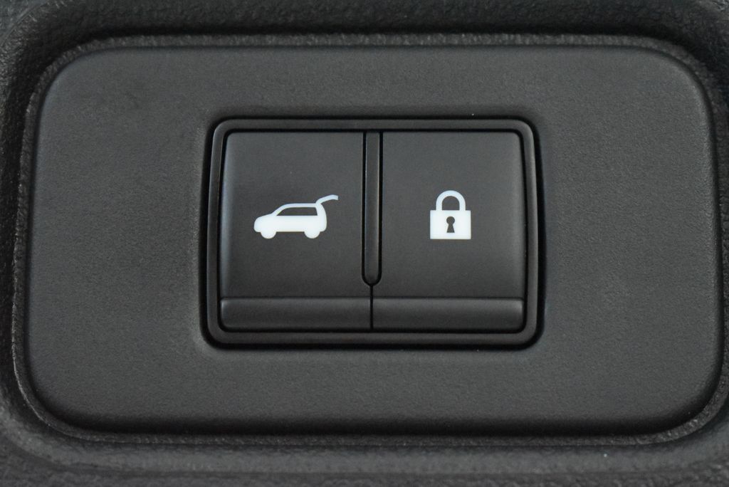 2025 Nissan Pathfinder SV - Photo 35