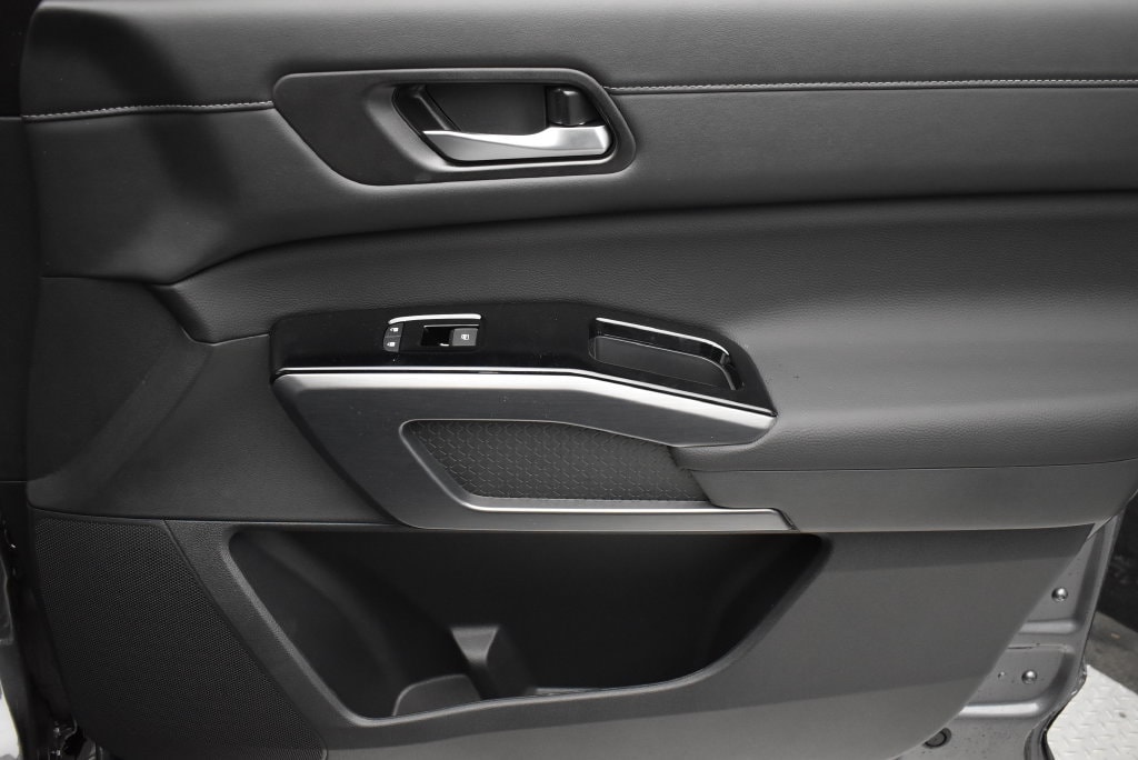 2026 Nissan Pathfinder SL - Photo 23