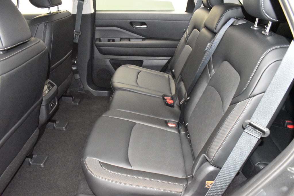 2026 Nissan Pathfinder SL - Photo 37