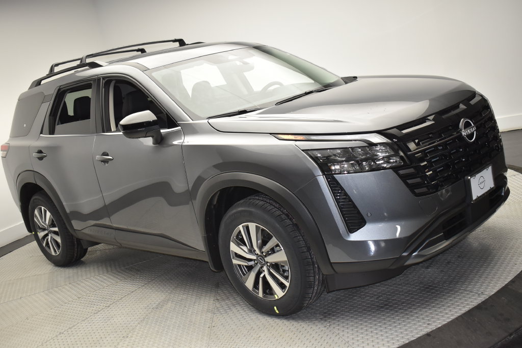 2026 Nissan Pathfinder SL - Photo 3
