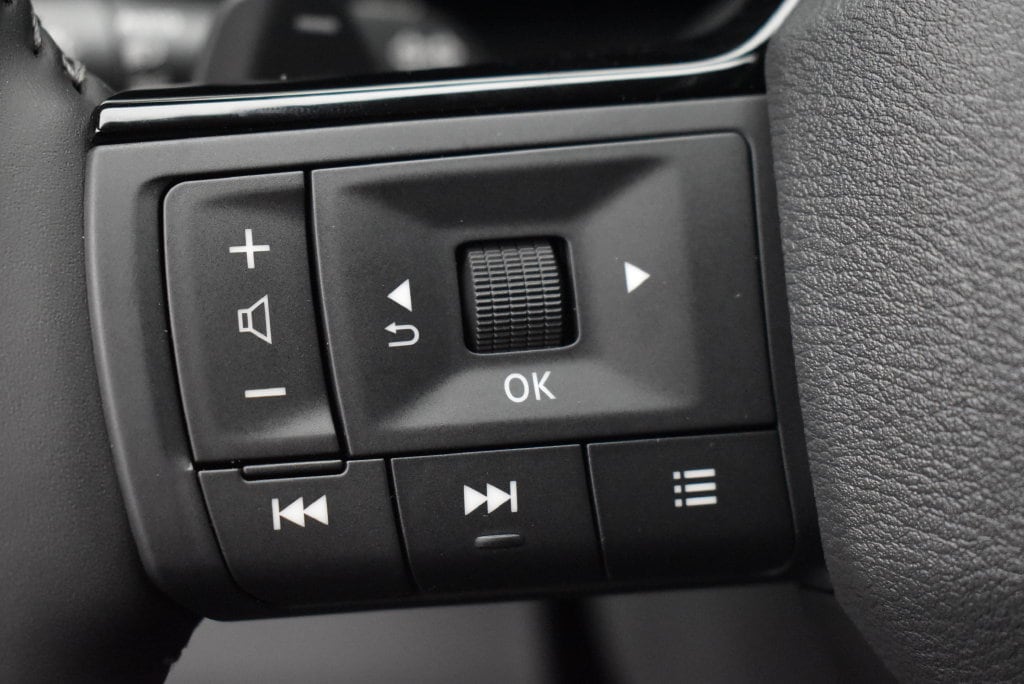 2026 Nissan Pathfinder SL - Photo 16