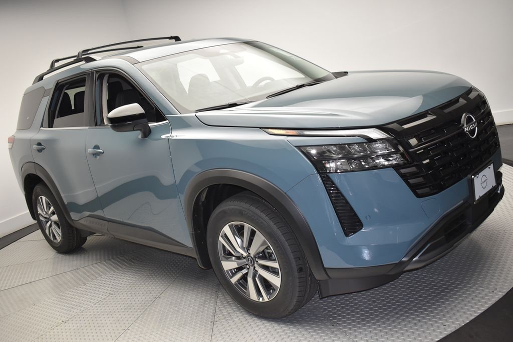 New 2026 Nissan Pathfinder SL SUV
