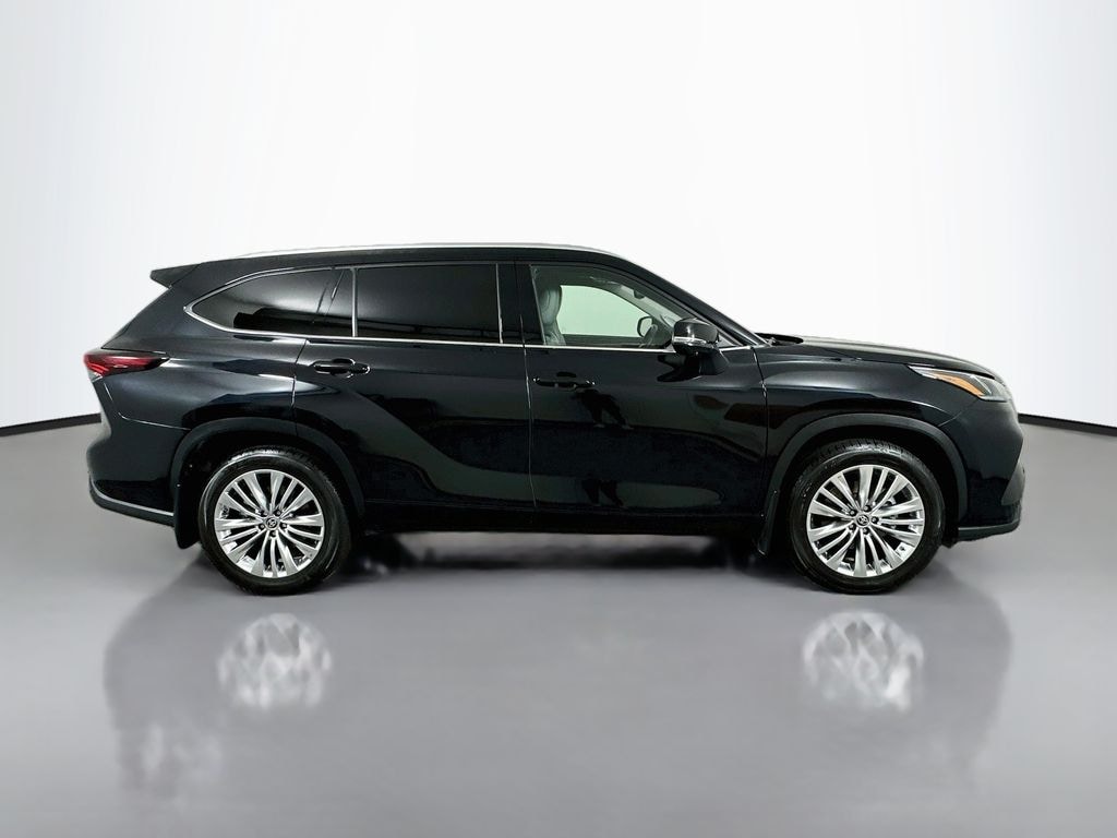 Used 2024 Toyota Highlander Platinum SUV