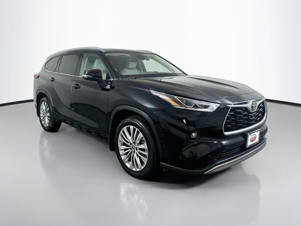 Used 2024 Toyota Highlander Platinum SUV