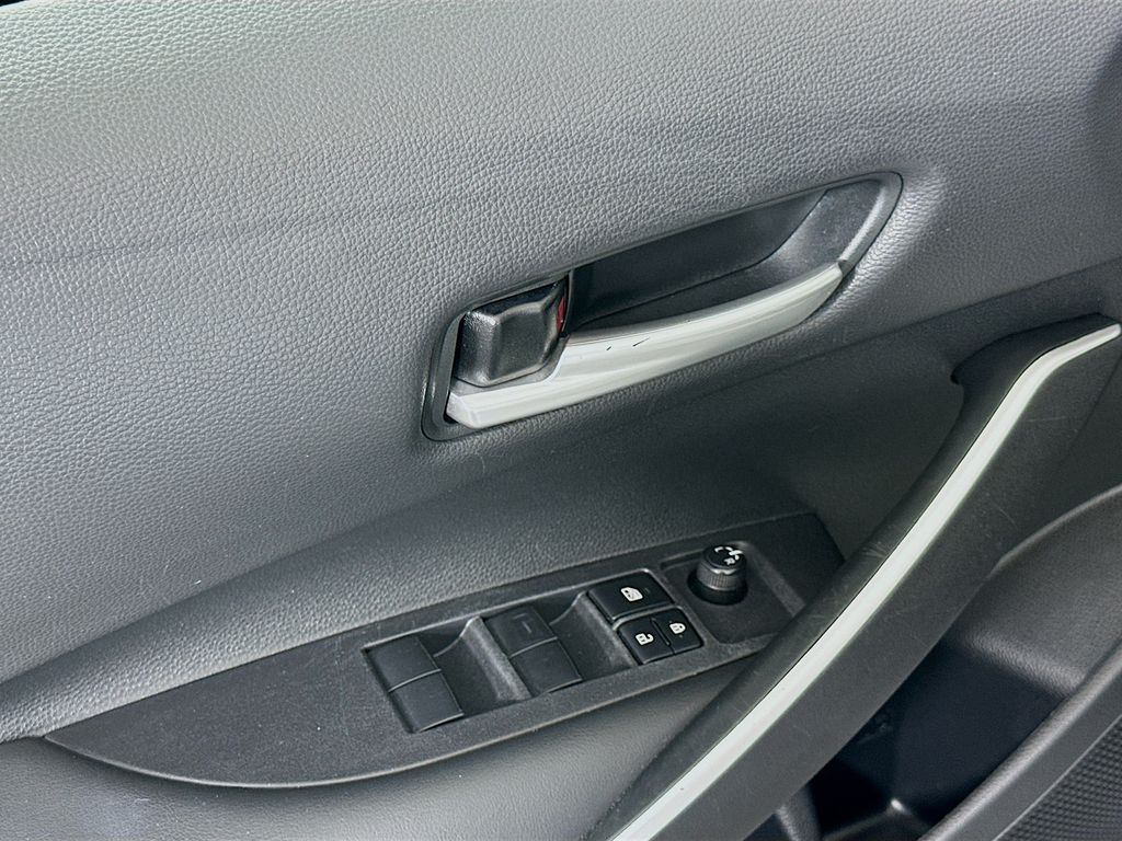 2024 Toyota Corolla SE - Photo 17