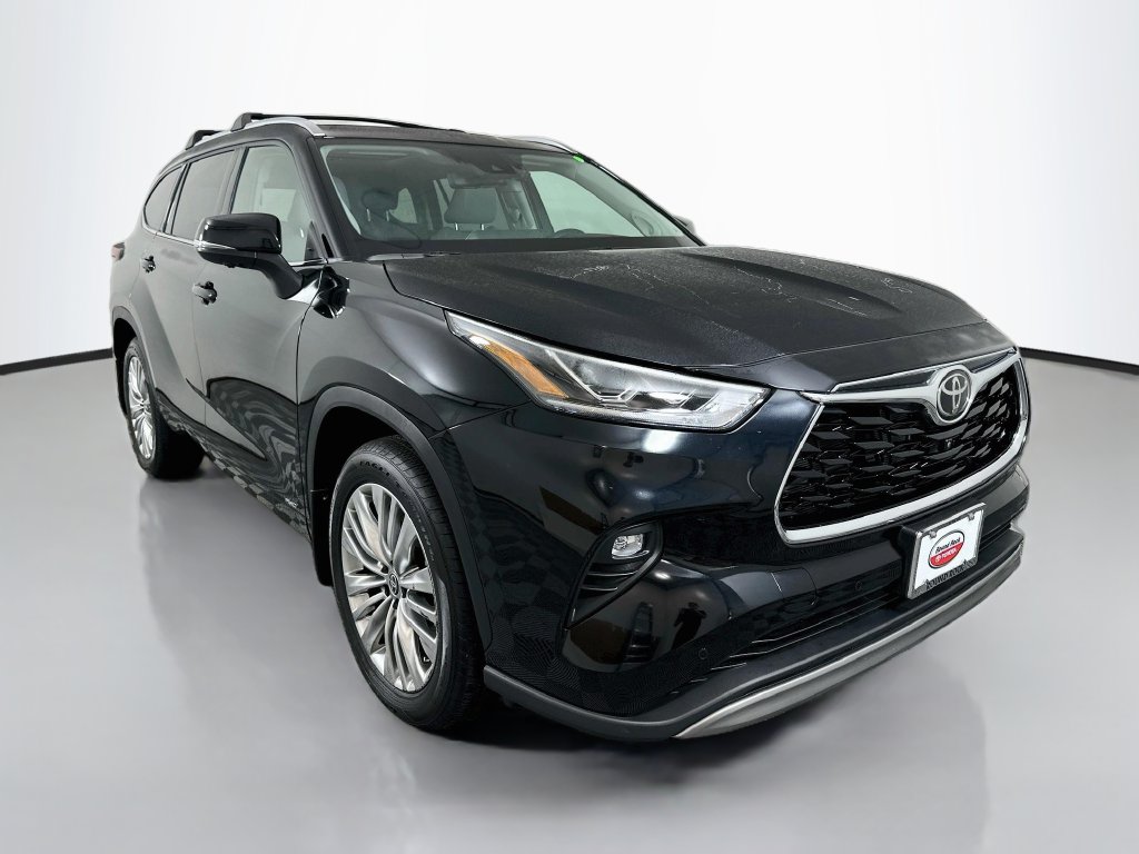 Certified 2026 Toyota Highlander Hybrid Platinum SUV