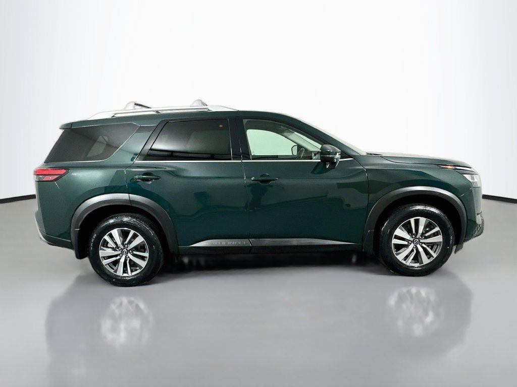 Used 2024 Nissan Pathfinder SL SUV