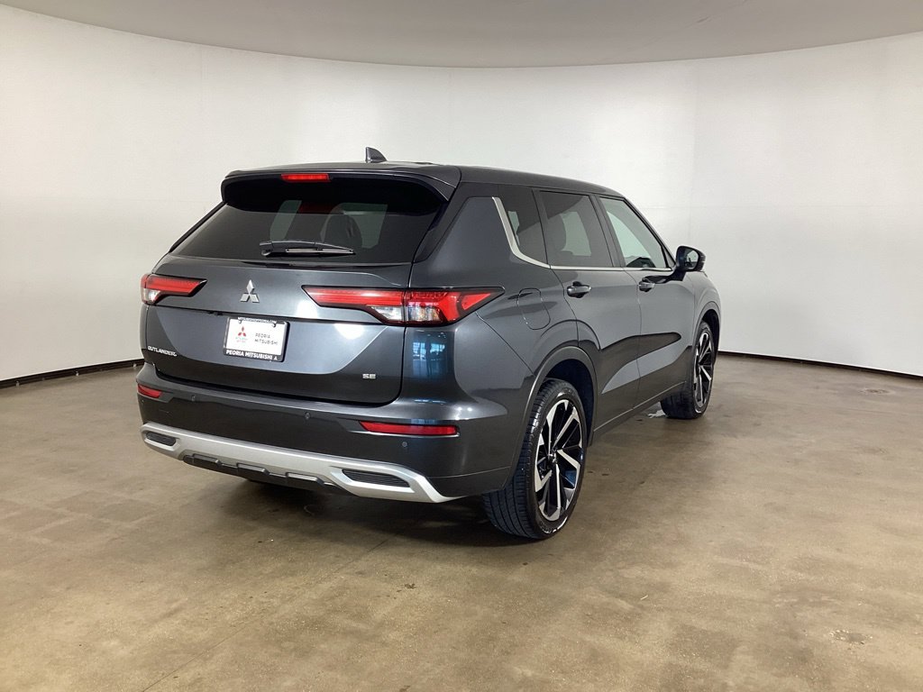 Used 2024 Mitsubishi Outlander SE Black Edition w/Pano Roof SUV
