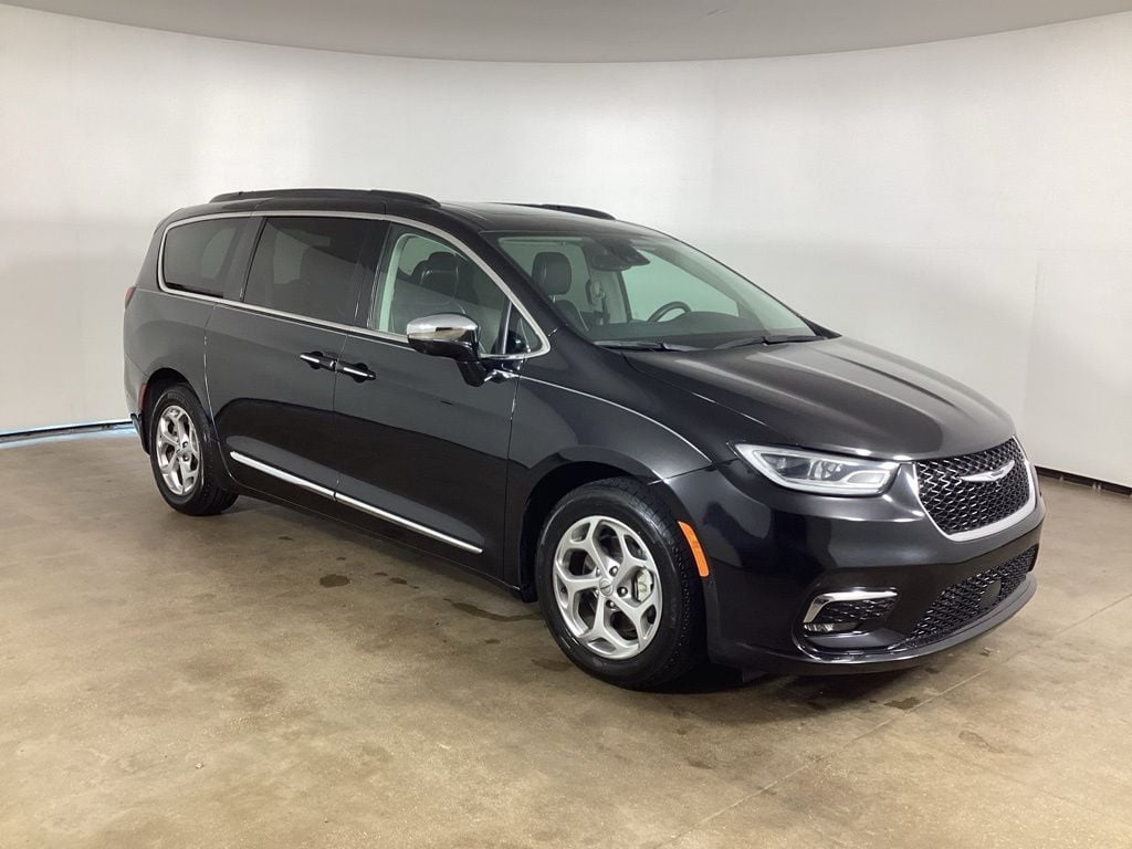 Used 2022 Chrysler Pacifica Limited Minivan/Van