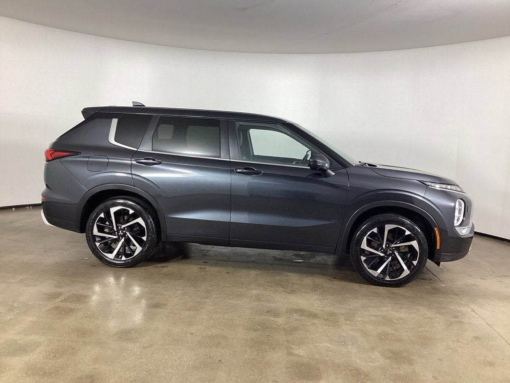 Used 2024 Mitsubishi Outlander SE SUV