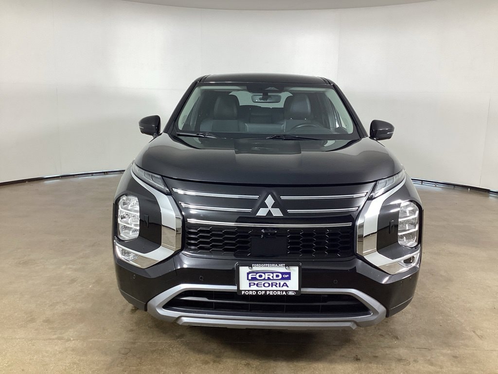 Used 2025 Mitsubishi Outlander SE SUV