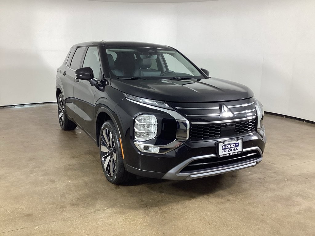 Used 2025 Mitsubishi Outlander SE SUV