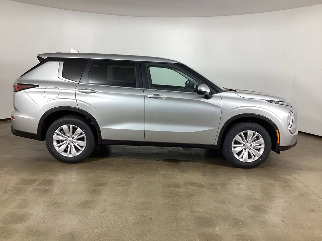 New 2026 Mitsubishi Outlander ES SUV