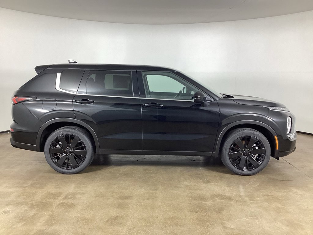 New 2026 Mitsubishi Outlander LE SUV