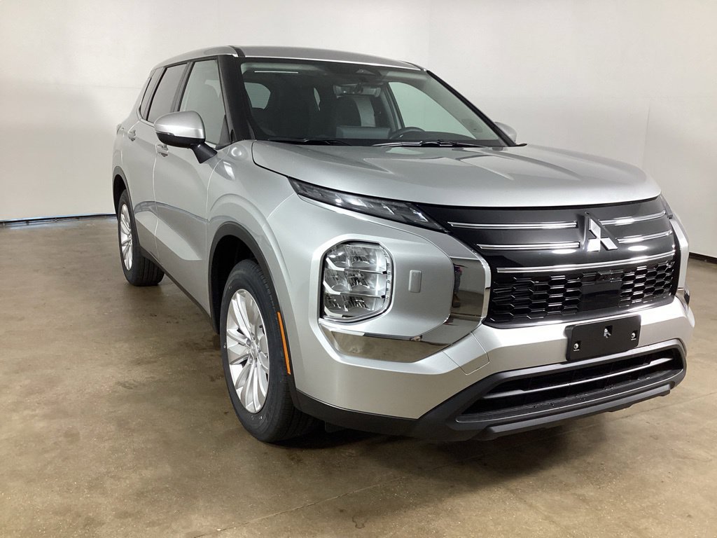 New 2026 Mitsubishi Outlander ES SUV