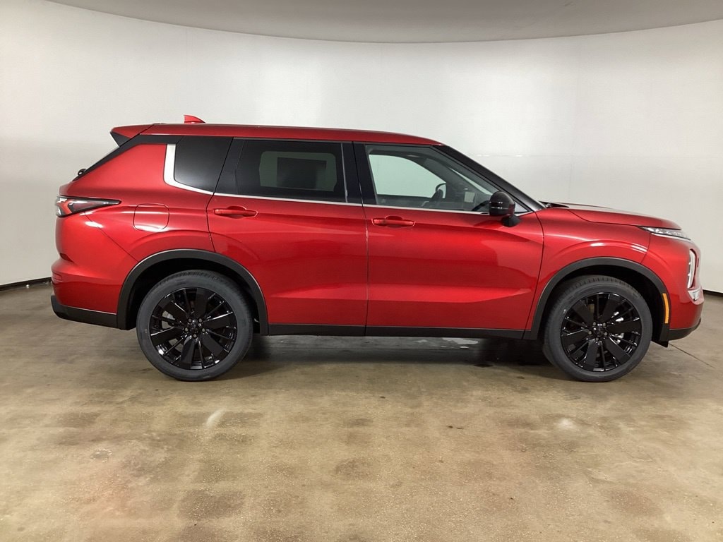New 2026 Mitsubishi Outlander LE SUV