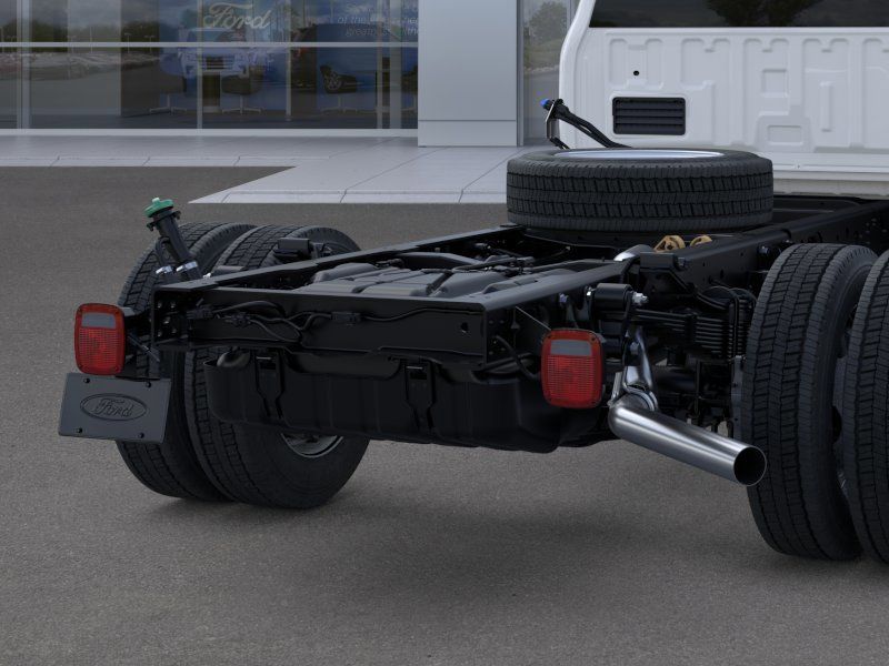 2025 Ford F-550 Super Duty Chassis Cab XL - Photo 23
