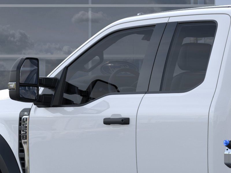 2025 Ford F-550 Super Duty Chassis Cab XL - Photo 22