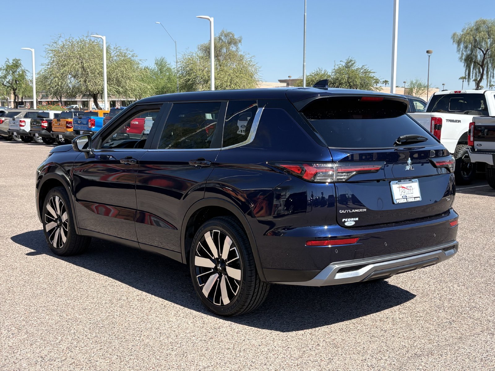 Used 2025 Mitsubishi Outlander SE SUV