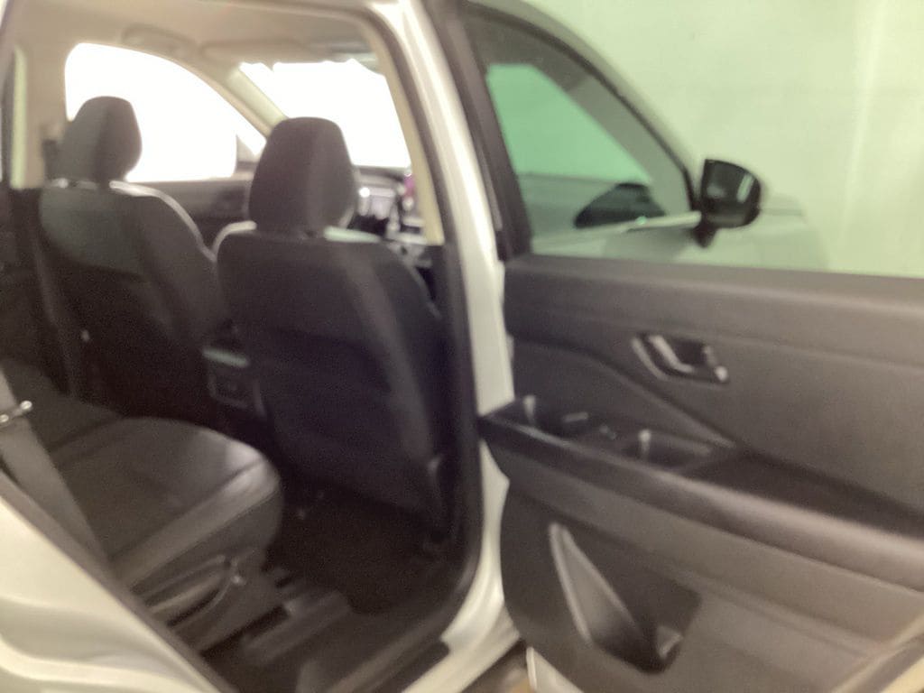 2024 Nissan Pathfinder SV - Photo 19