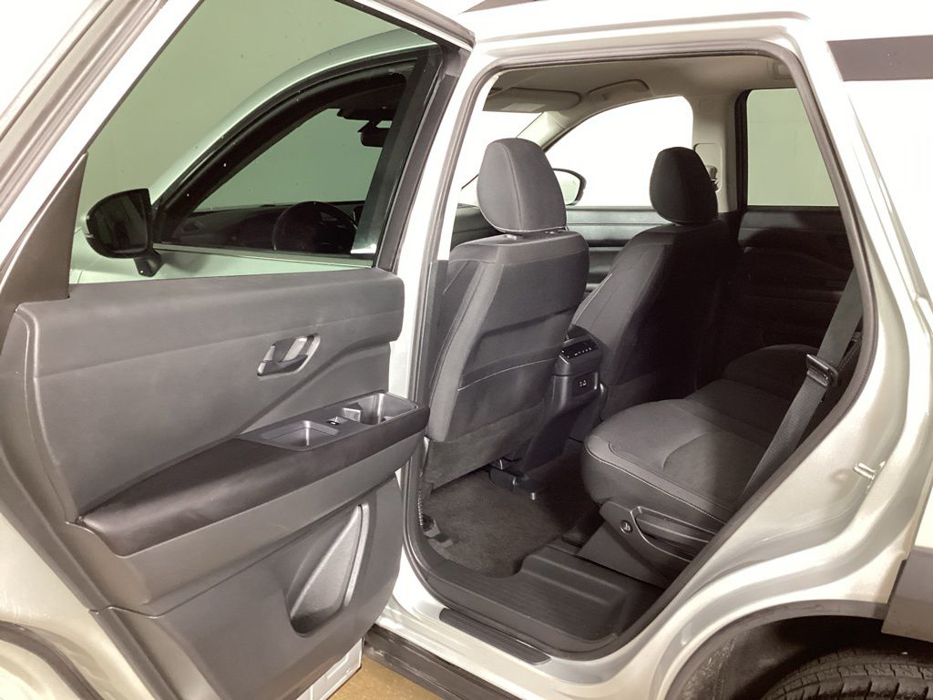 2024 Nissan Pathfinder SV - Photo 21