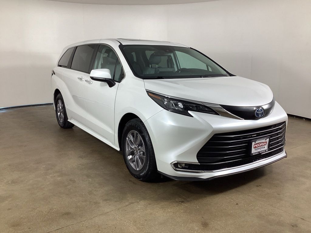 Used 2024 Toyota Sienna XLE Minivan/Van