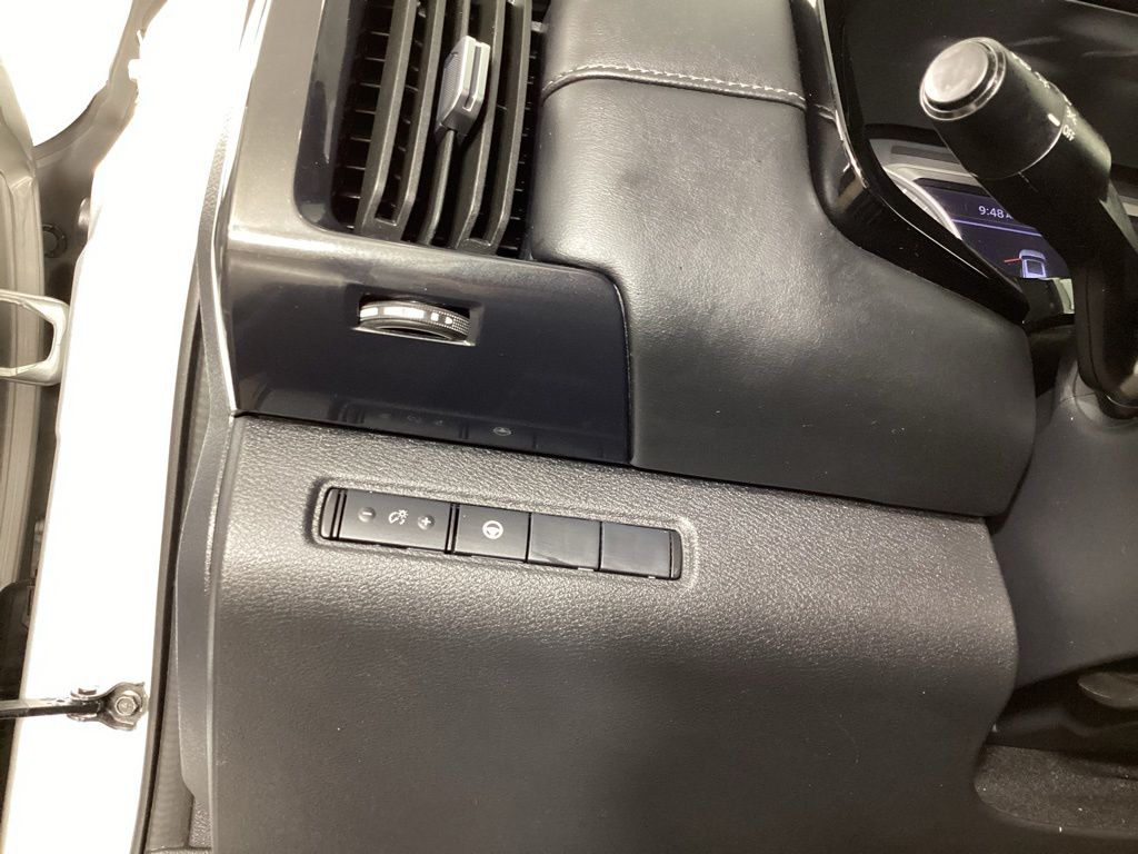 2024 Nissan Pathfinder SV - Photo 12