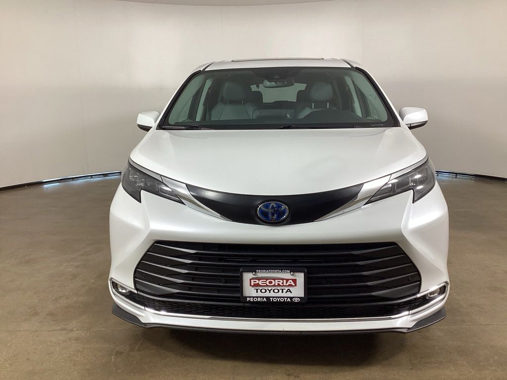 Used 2024 Toyota Sienna XLE Minivan/Van
