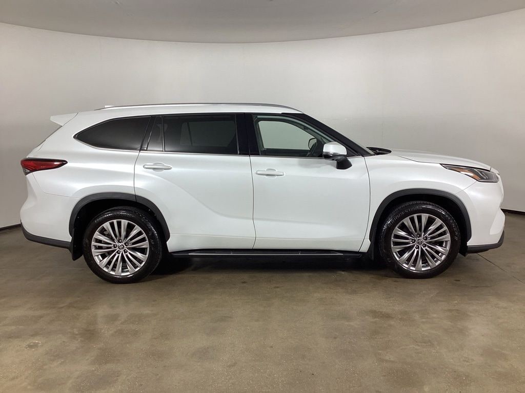 Used 2023 Toyota Highlander Platinum SUV