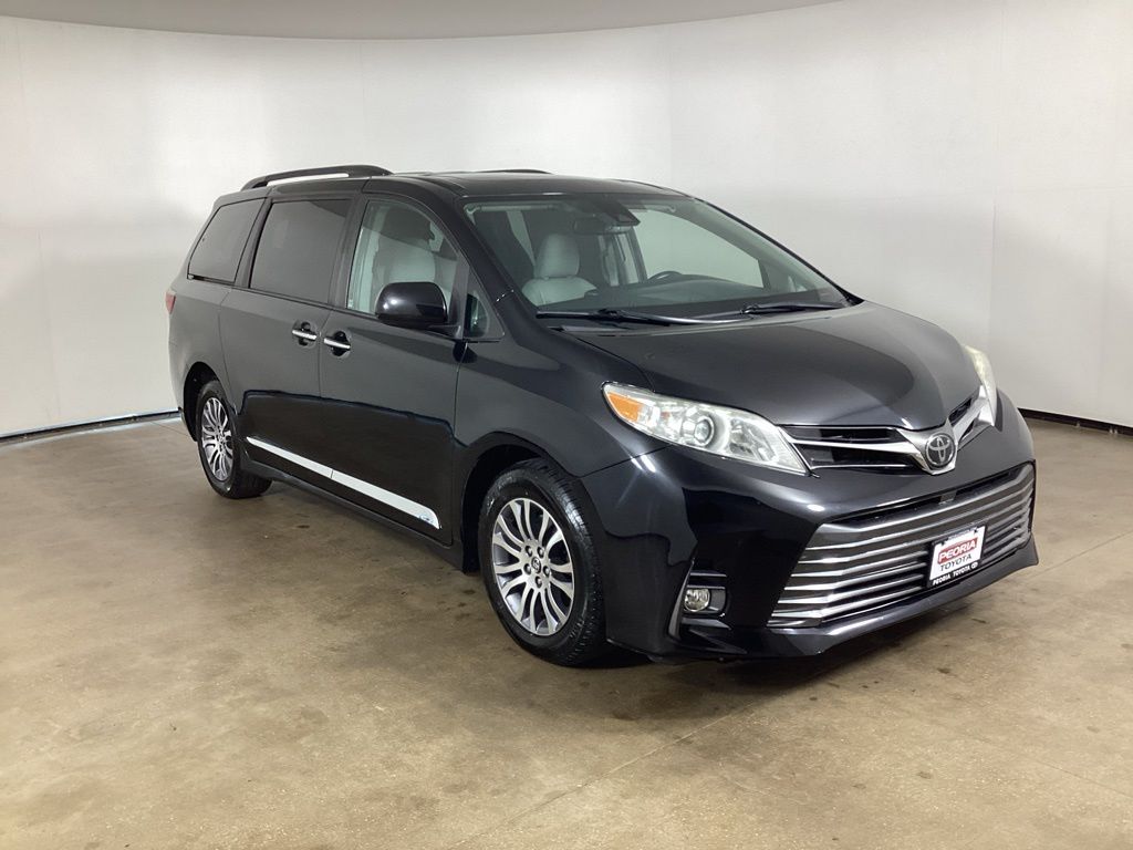 Used 2020 Toyota Sienna XLE Minivan/Van