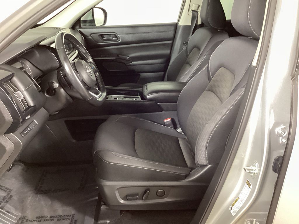 2024 Nissan Pathfinder SV - Photo 10