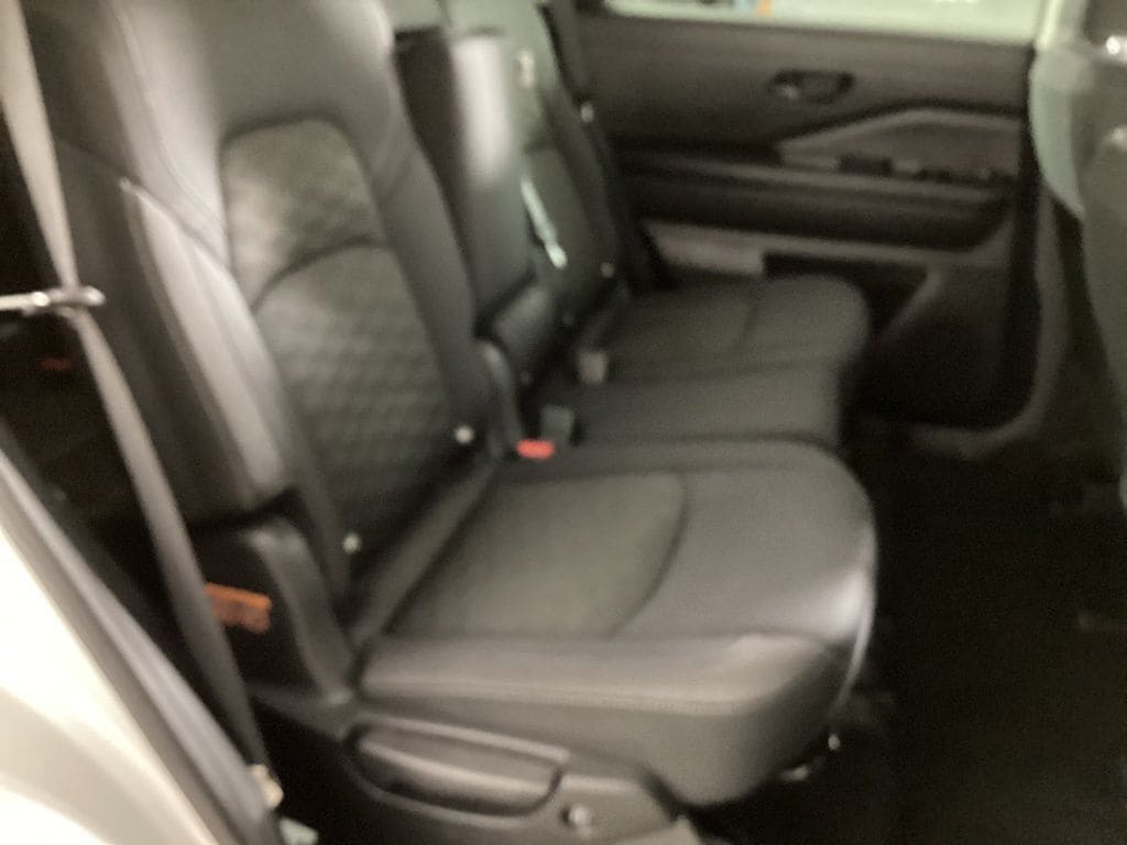 2024 Nissan Pathfinder SV - Photo 20