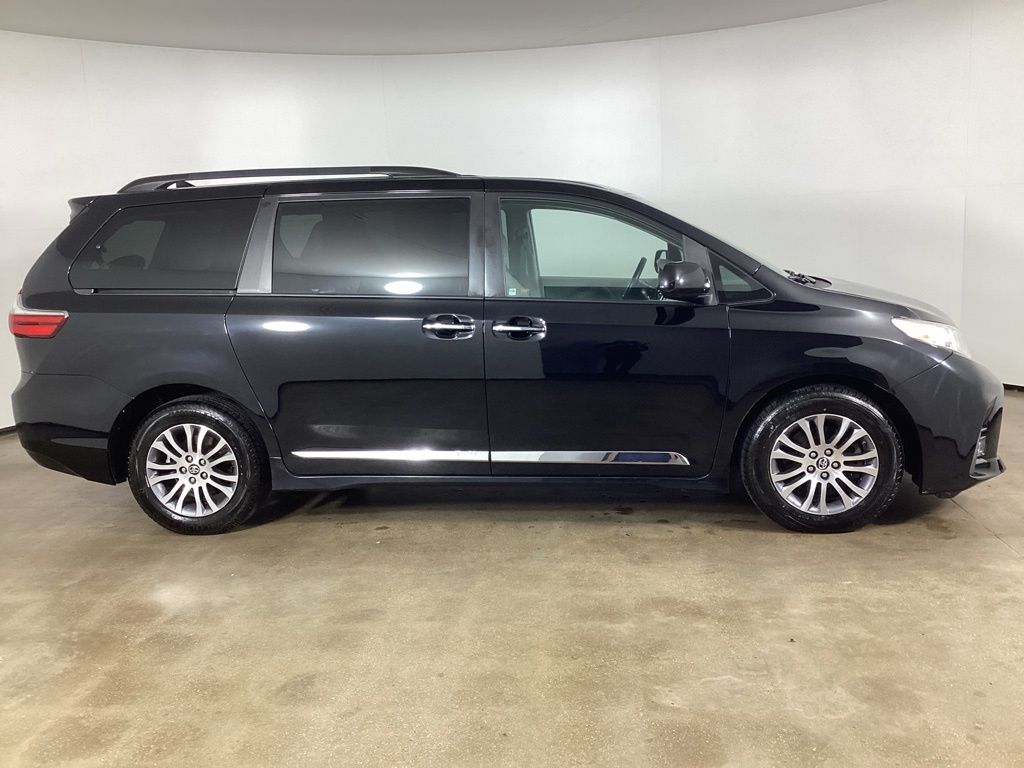 Used 2020 Toyota Sienna XLE Minivan/Van