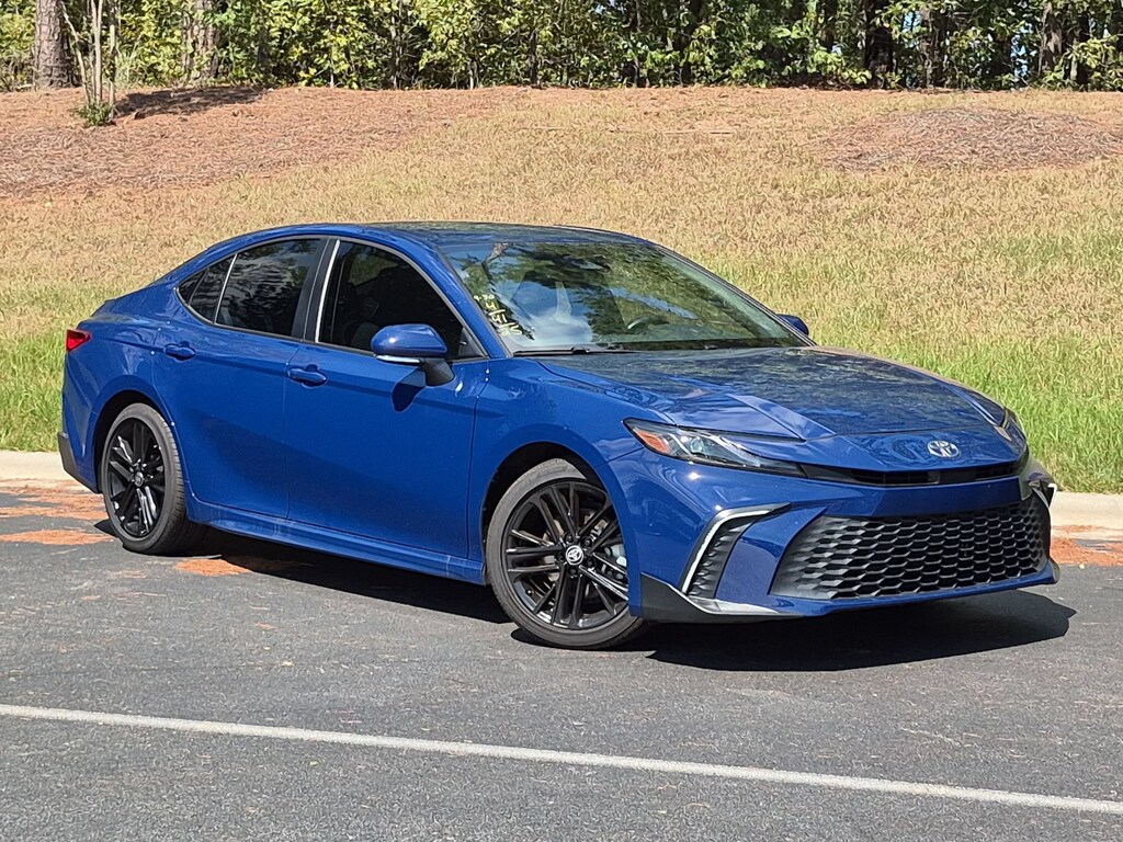 Used 2025 Toyota Camry SE Sedan