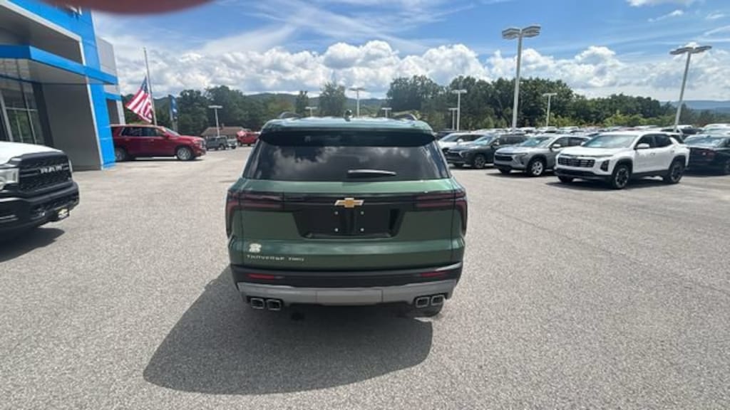 New 2027 Chevrolet Traverse LT SUV