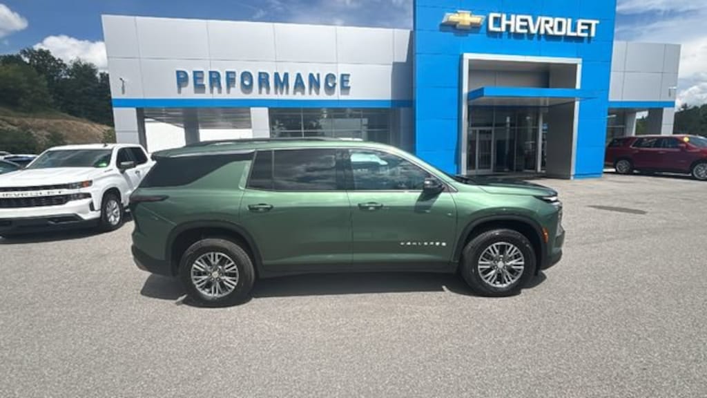 New 2027 Chevrolet Traverse LT SUV