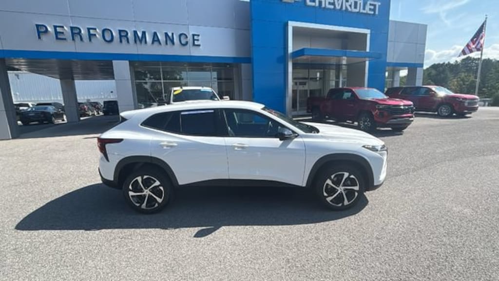 Used 2024 Chevrolet Trax 1RS SUV