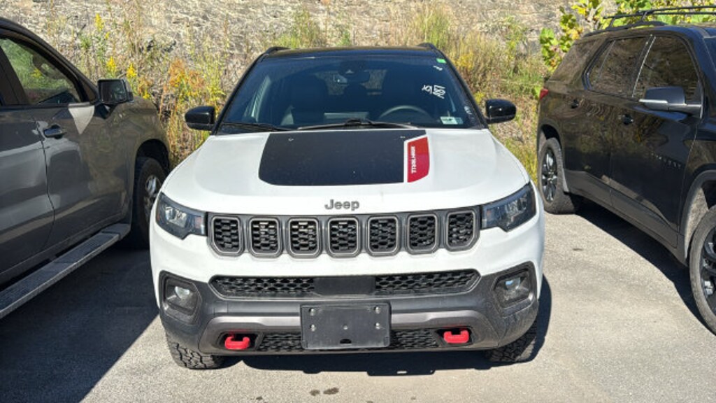Used 2025 Jeep Compass Trailhawk 4x4 SUV