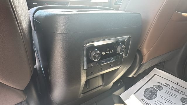 2026 Chevrolet Suburban High Country - Photo 18