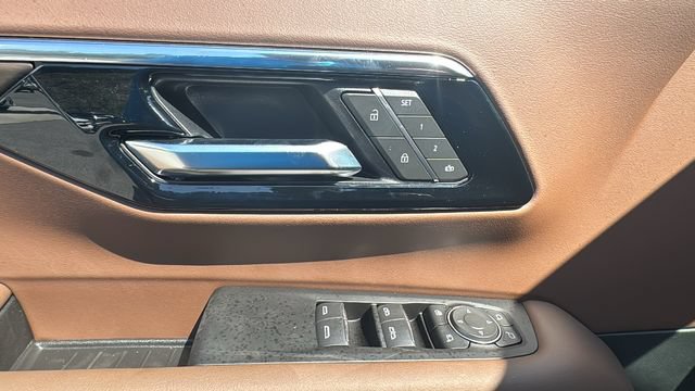 2026 Chevrolet Suburban High Country - Photo 12